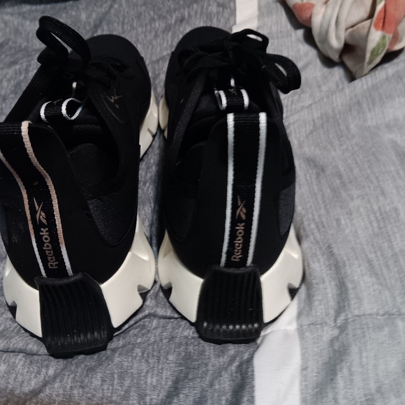 Shoes - Picture 4 of 4